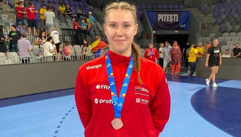 Daria Andrei, medaliată cu bronz la Campionatul European de handbal feminin Under 19. CSS Caracal, pepinieră de campioni europeni